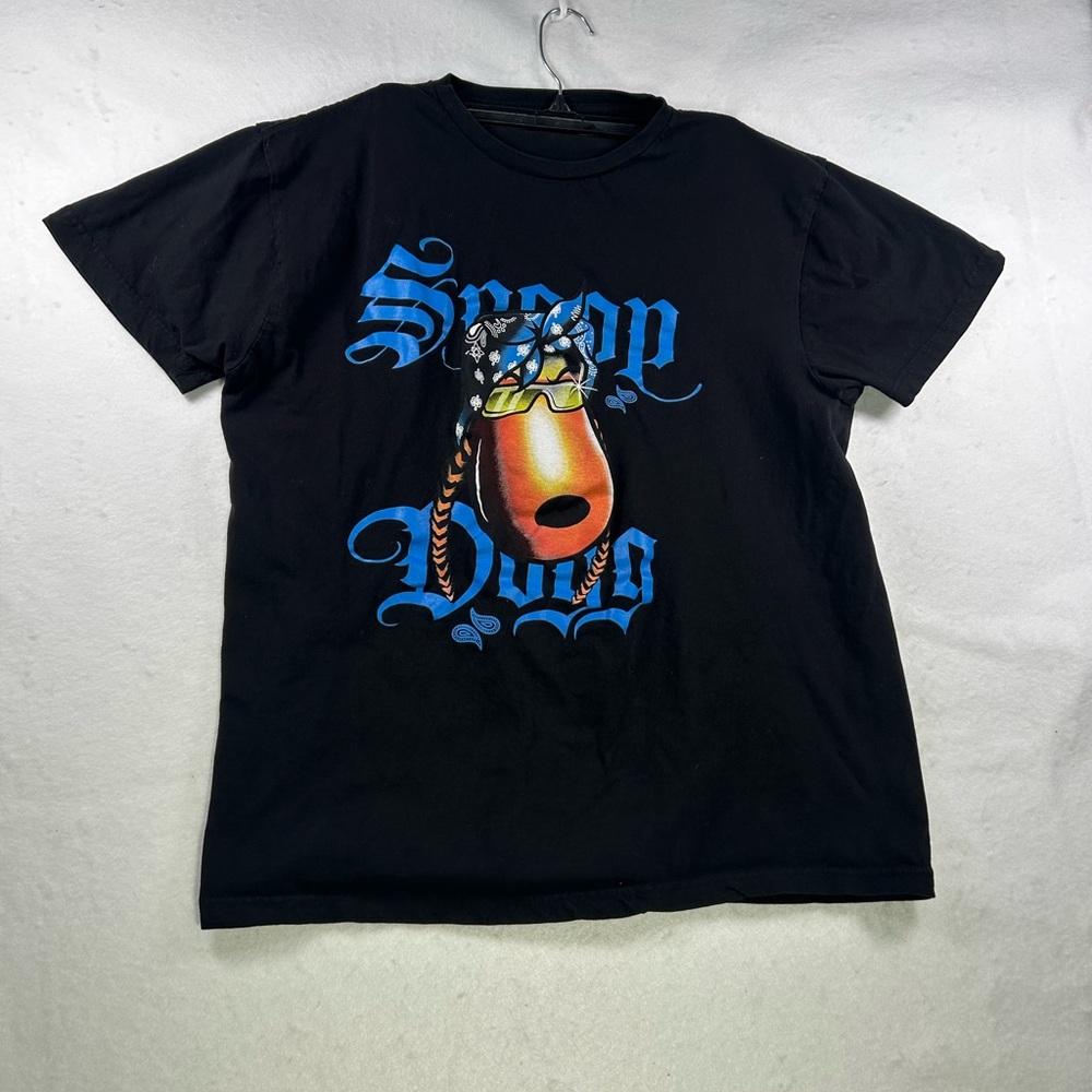 Black Graphic Tee with Blue 'Snoop Dog' Artwork